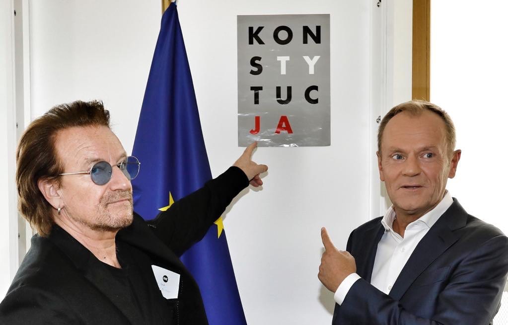 Bono i Tusk przypominają o przestrzeganiu konstytucji