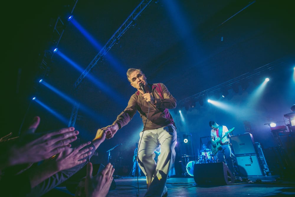 Morrissey przerwał koncert przez agresywne zachowanie fanów (wideo)