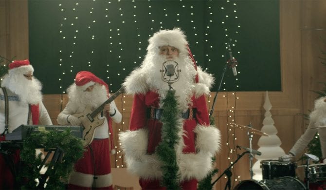Nosowska przerabia piosenkę ze świątecznych reklam Coca-Coli