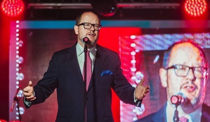 Prezydent Gdańska zaatakowany nożem na scenie podczas finału WOŚP Prezydent Gdańska zaatakowany nożem na scenie podczas finału WOŚP