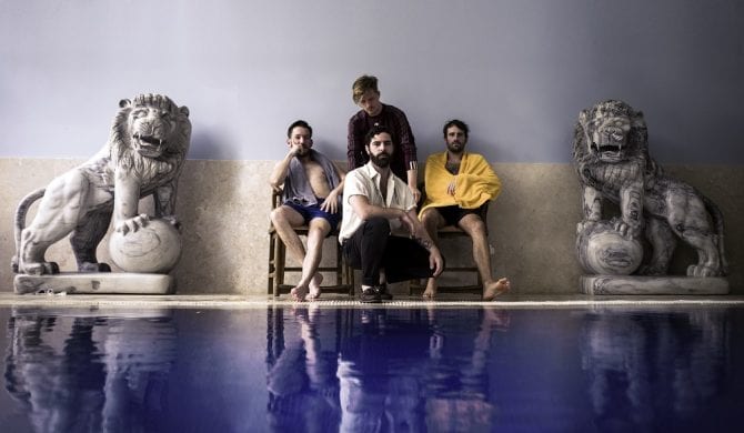 Foals przedstawili szczegóły nowej płyty i opublikowali singiel (wideo)