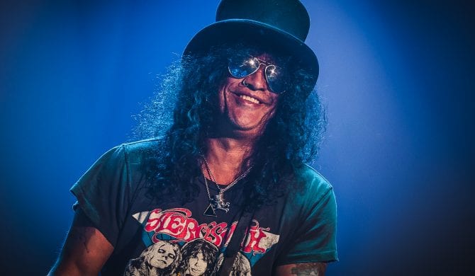 Brian Johnson i Steven Tyler w nowym singlu Slasha