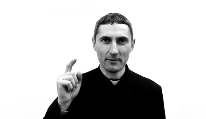 Ks. Adam Anuszkiewicz przerabia „Mojego ziomka” Ganja Mafii Ks. Adam Anuszkiewicz przerabia „Mojego ziomka” Ganja Mafii