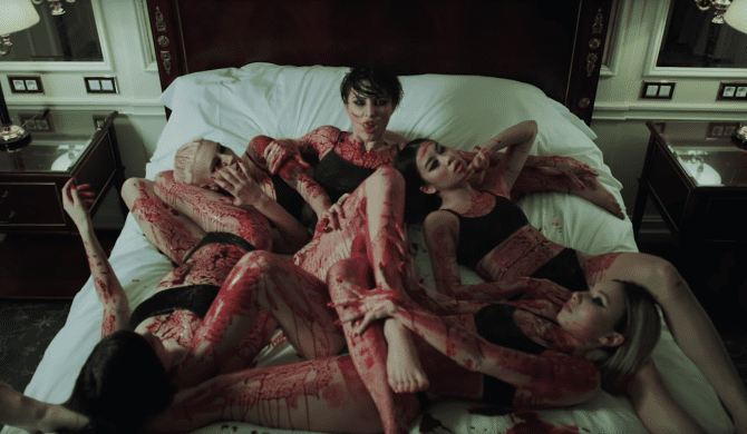 Seks, krew i karzeł w nowym klipie Maruv