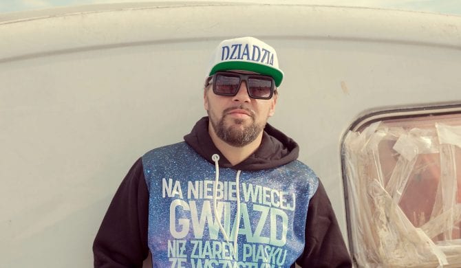 „Polscy raperzy są politykami. Kombinują, co opłaca im się powiedzieć”