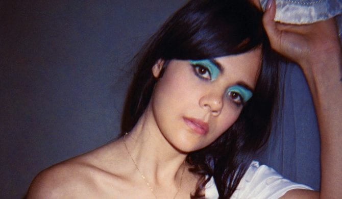 Bat For Lashes zapowiada płytę singlem „Kids in the Dark” Bat For Lashes zapowiada płytę singlem „Kids in the Dark”