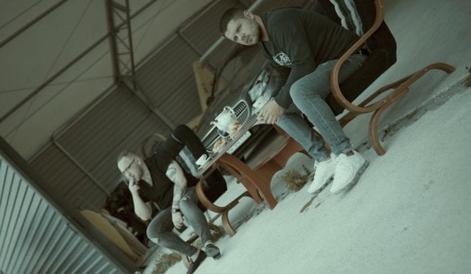 Kaz Bałagane w nowym klipie promującym „Spis dzieł sycylijskich” Kaz Bałagane w nowym klipie promującym „Spis dzieł sycylijskich”