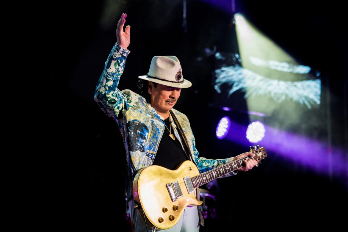 Carlos Santana odwołał koncert przez epidemię koronawirusa