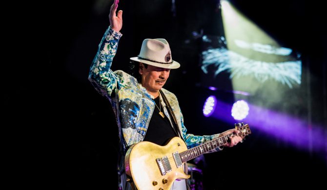 Carlos Santana odwołał koncert przez epidemię koronawirusa Carlos Santana odwołał koncert przez epidemię koronawirusa