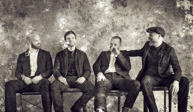 Coldplay prezentuje dwie nowe piosenki i klip Coldplay prezentuje dwie nowe piosenki i klip