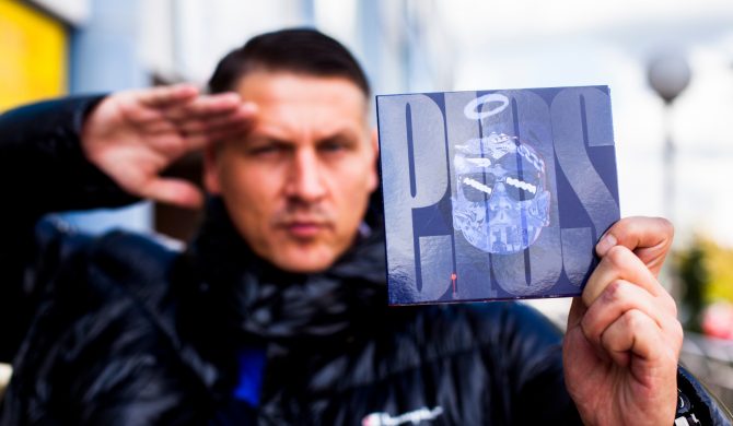 Def Jam świętuje: Ero ze złotą płytą. W sieci pojawiły się trzy bonusowe kawałki Def Jam świętuje: Ero ze złotą płytą. W sieci pojawiły się trzy bonusowe kawałki