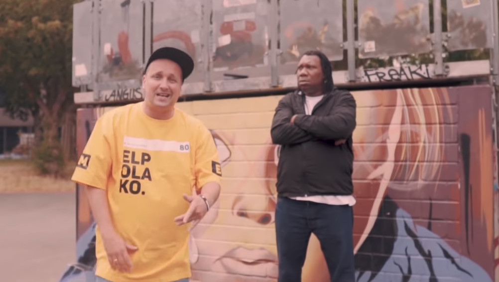 KRS-One w nowym singlu i klipie Młodego