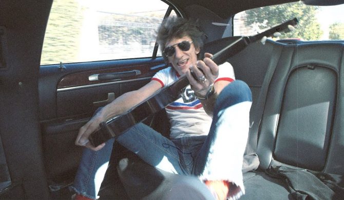 Ronnie Wood z klipem do singla „Mad Lad” Ronnie Wood z klipem do singla „Mad Lad”