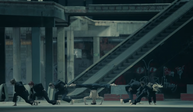 BTS z imponującym klipem do kawałka „Black Swan”