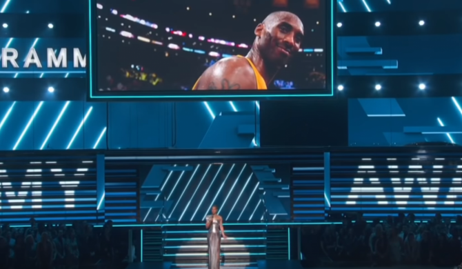 Grammy: Lizzo, Alicia Keys i Boyz II Man oddali hołd Kobe Bryantowi Grammy: Lizzo, Alicia Keys i Boyz II Man oddali hołd Kobe Bryantowi