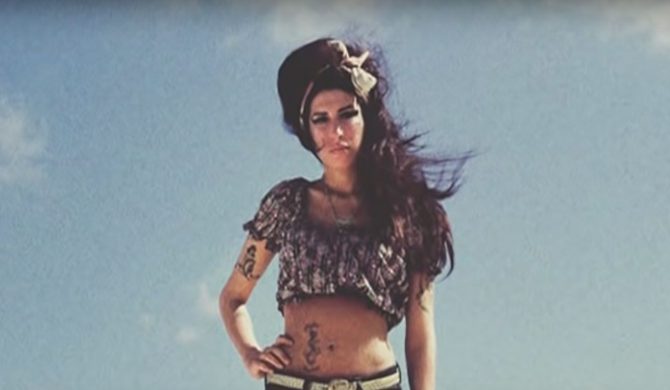 Amy Winehouse zostanie wprowadzona do Camden Music Walk of Fame Amy Winehouse zostanie wprowadzona do Camden Music Walk of Fame