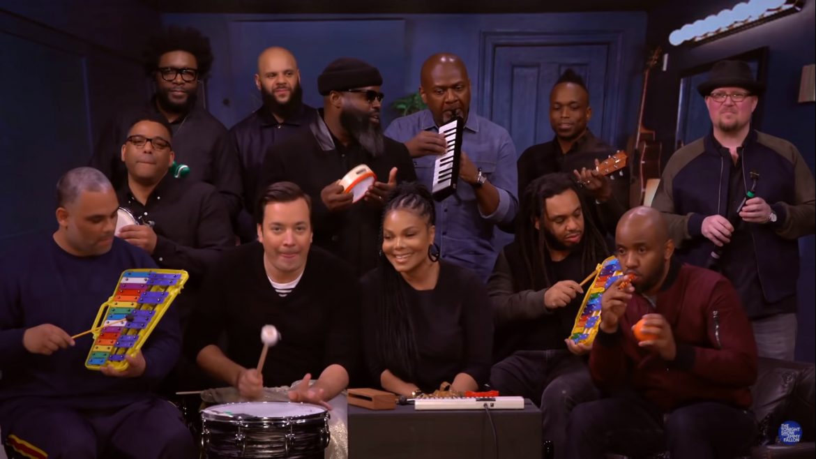 Janet Jackson, Jimmy Fallon i The Roots z klasycznym utworem zagranym na szkolnych instrumentach