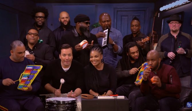Janet Jackson, Jimmy Fallon i The Roots z klasycznym utworem zagranym na szkolnych instrumentach Janet Jackson, Jimmy Fallon i The Roots z klasycznym utworem zagranym na szkolnych instrumentach