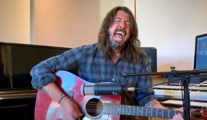 Billie Eilish, Dave Grohl i inni wystąpili na nietypowym koncercie Eltona Johna Billie Eilish, Dave Grohl i inni wystąpili na nietypowym koncercie Eltona Johna