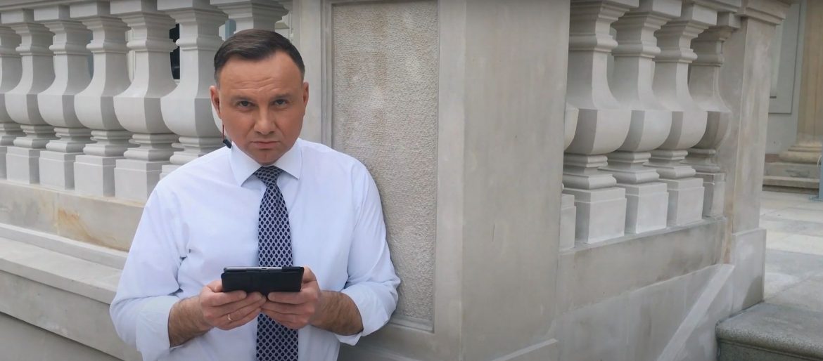 Andrzej Duda jak Janusz Korwin-Mikke – czyja zwrotka wygrywa w #Hot16challenge2?