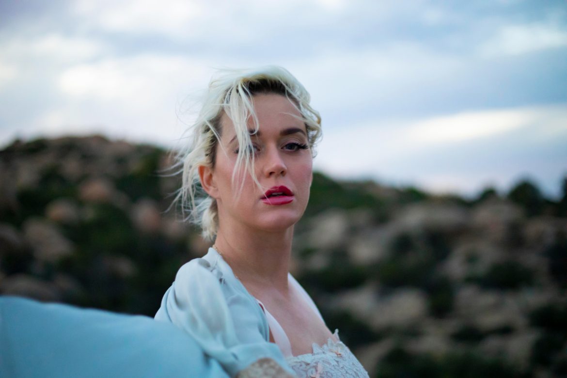 Katy Perry zapowiada nową płytę utworem „Daisies”