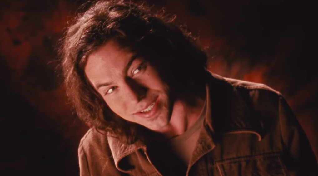 Po niemal 30 latach Pearl Jam pokazał nieocenzurowaną wersję klipu do „Jeremy”