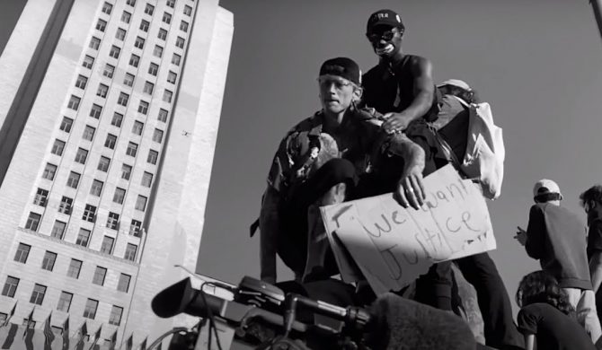 Machine Gun Kelly przerabia klasyk Rage Against The Machine Machine Gun Kelly przerabia klasyk Rage Against The Machine
