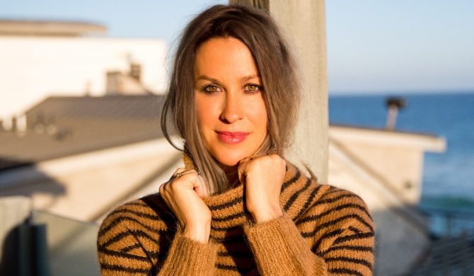 Pierwszy od ośmiu lat album Alanis Morissette w sklepach Pierwszy od ośmiu lat album Alanis Morissette w sklepach
