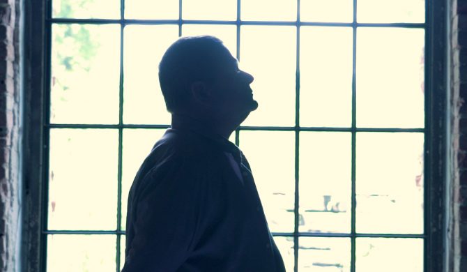 „25 lat niewinności” – Kazik nagrał piosenkę o Tomku Komendzie „25 lat niewinności” – Kazik nagrał piosenkę o Tomku Komendzie