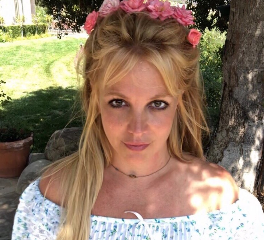 Britney jest w kiepskim stanie. „Pije alkohol i bierze narkotyki”