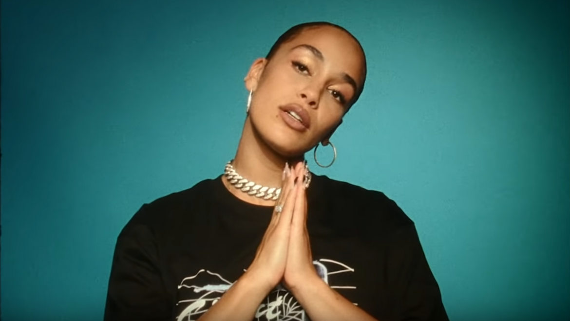 Jorja Smith z klipem promującym charytatywny projekt Jaya-Z