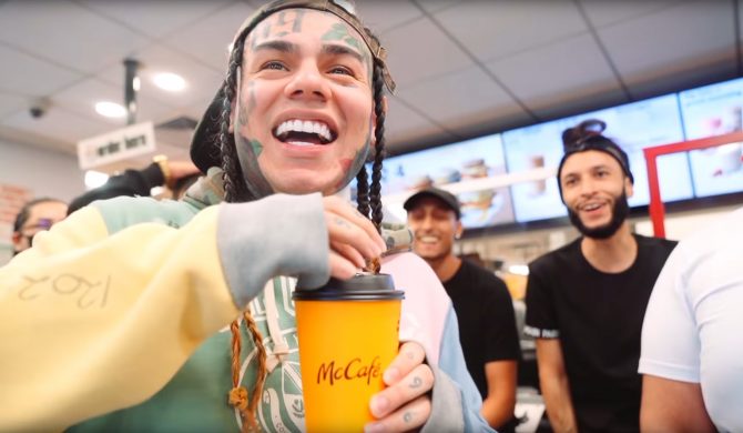 Tekashi: „Wszyscy nazywają mnie Królem Nowego Jorku. A ja chce być po prostu Danny’m” Tekashi: „Wszyscy nazywają mnie Królem Nowego Jorku. A ja chce być po prostu Danny’m”