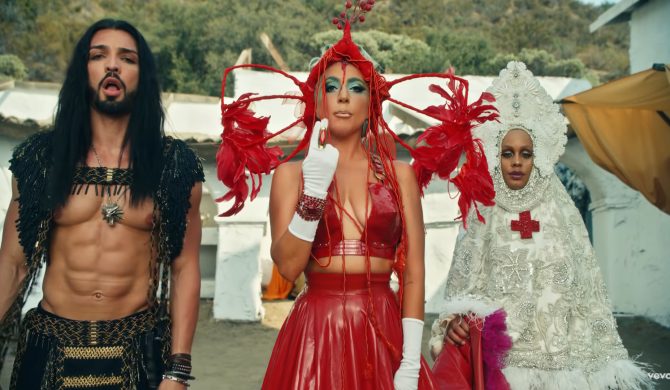 Lady Gaga z nowym klipem promującym „Chromaticę” Lady Gaga z nowym klipem promującym „Chromaticę”