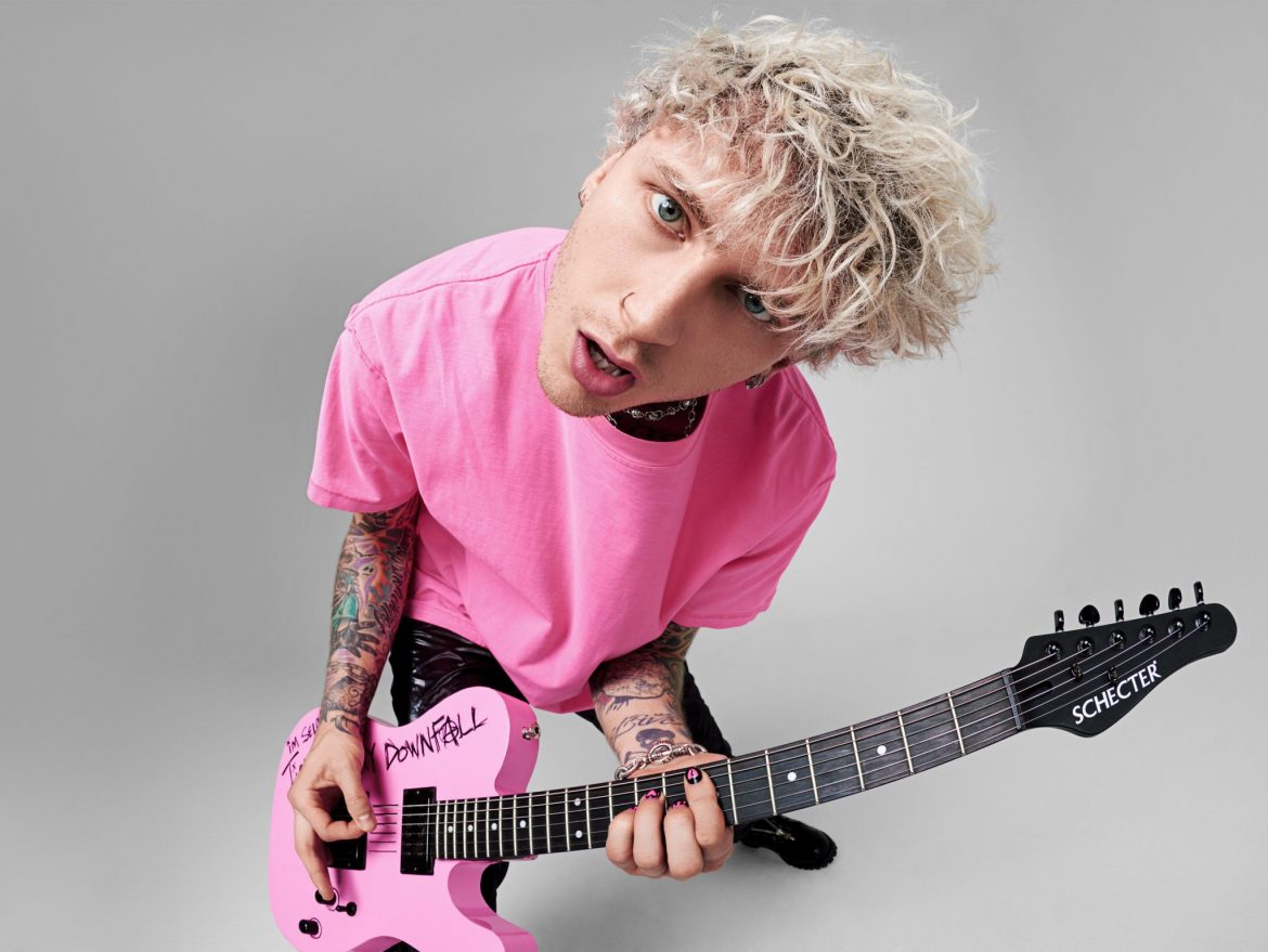 Yungblud i Machine Gun Kelly kontra zombie