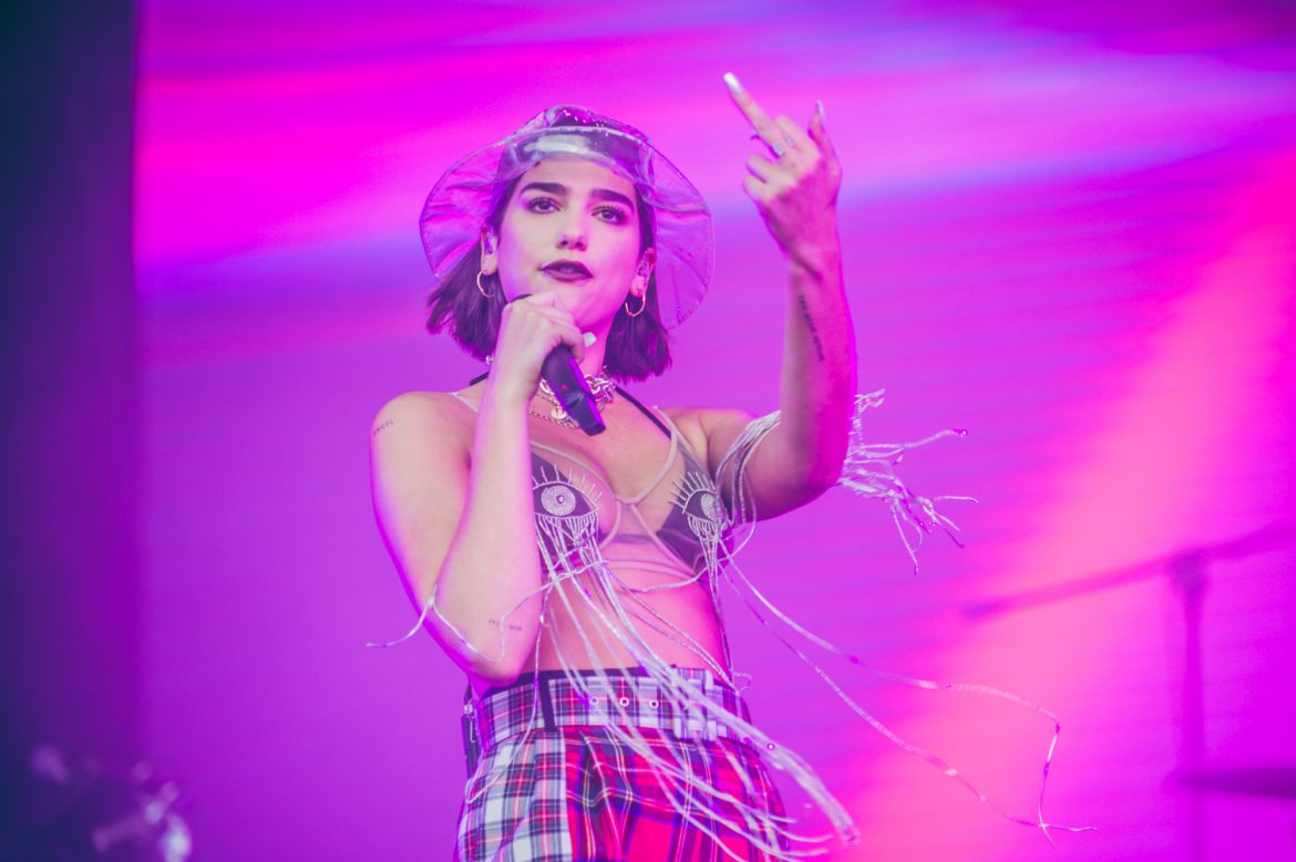 Dua Lipa uderza w brytyjski rząd