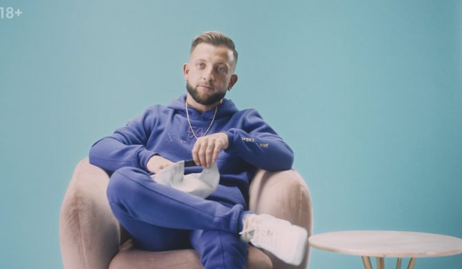 Jesteś artystą czy produktem? Mr. Polska odpowiada w nowej odsłonie Rap & Cognac marki Hennessy Jesteś artystą czy produktem? Mr. Polska odpowiada w nowej odsłonie Rap & Cognac marki Hennessy