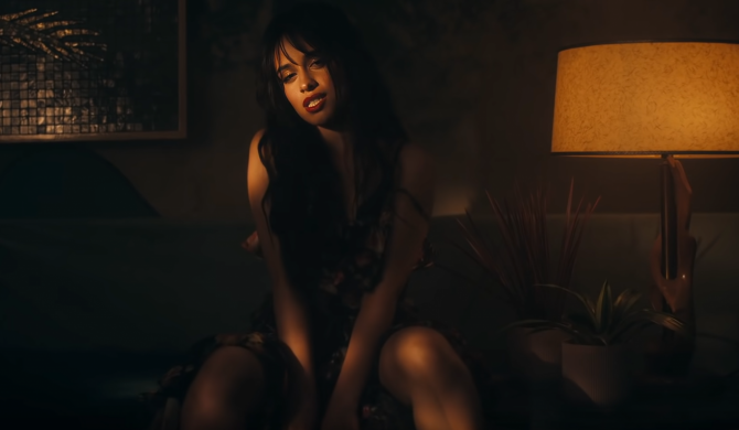 Camila Cabello miała romans z koleżanką z zespołu? Camila Cabello miała romans z koleżanką z zespołu?