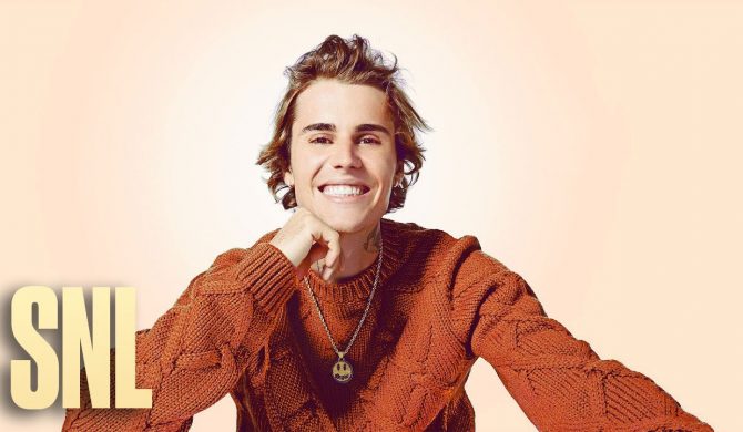Justin Bieber na scenie Saturday Night Live. Wokalista zaprosił na scenę gości Justin Bieber na scenie Saturday Night Live. Wokalista zaprosił na scenę gości