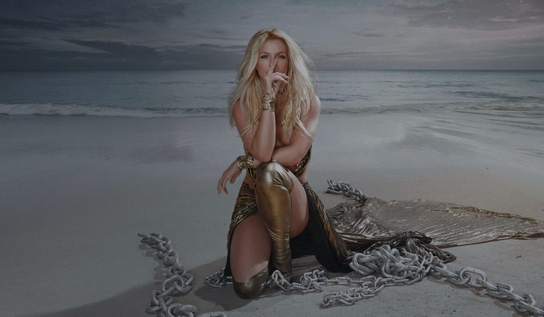 Britney Spears zdjęła obrączkę i poleciała do Meksyku z managerem