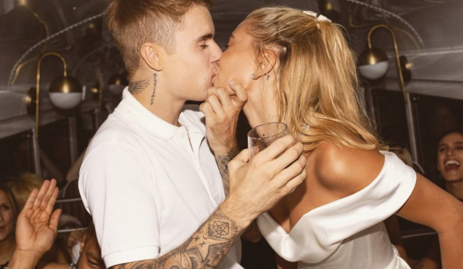 Psycho fanka Seleny Gomez nawołuje do nękania żony Justina Biebera Psycho fanka Seleny Gomez nawołuje do nękania żony Justina Biebera