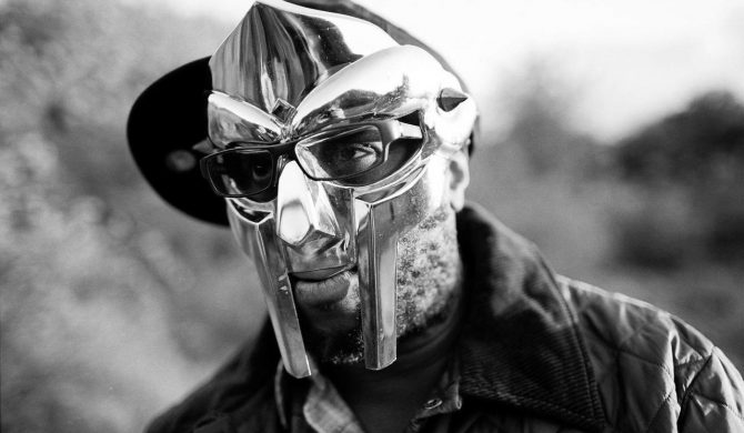 Niesamowity wzrost słuchalności kawałków MF Doom’a po jego śmierci Niesamowity wzrost słuchalności kawałków MF Doom’a po jego śmierci