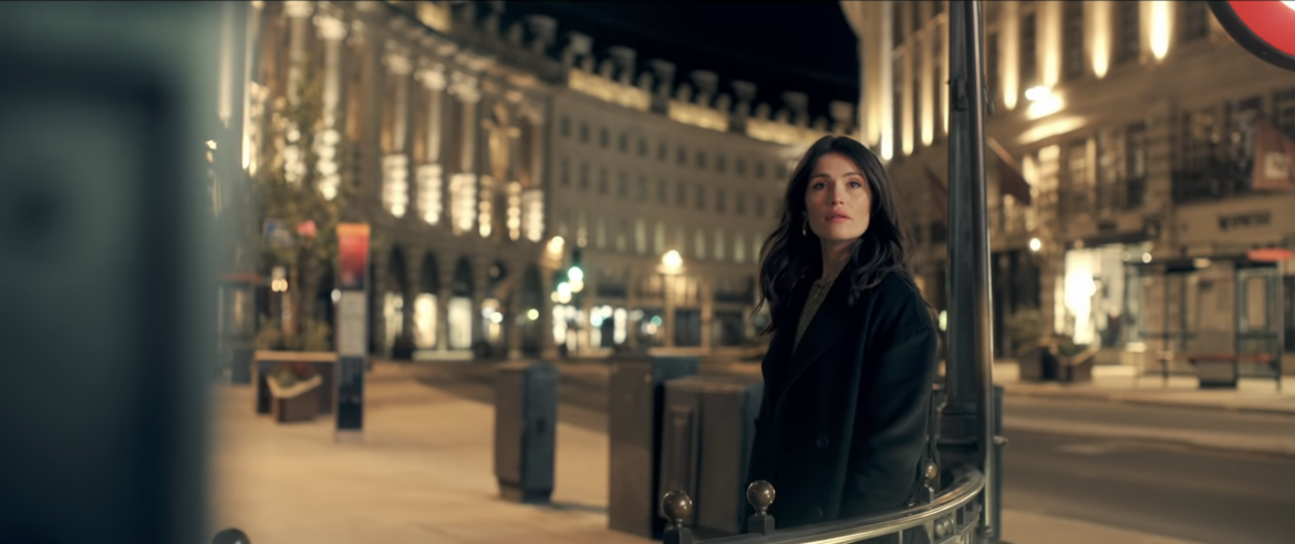 Dziewczyna Bonda w najnowszy klipie Jessie Ware. Artystki pokazują Londyn pogrążony w lockdownie