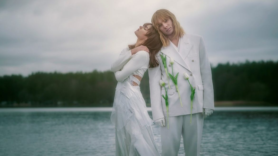 Natalia Szroeder i Ralph Kaminski łączą siły w pięknym singlu „Przypływy”
