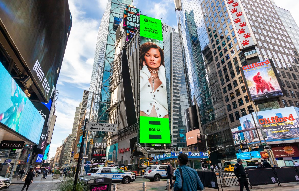 Natalia Szroeder na Times Square w Nowym Jorku