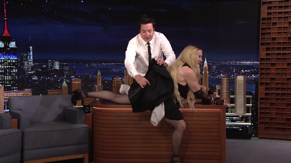 Madonna pokazała pośladki w programie Jimmy’ego Fallona