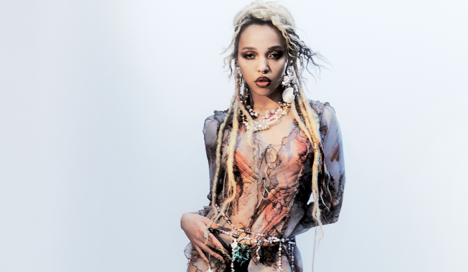 FKA twigs: „Niebezpiecznie jest być zakochaną kobietą”