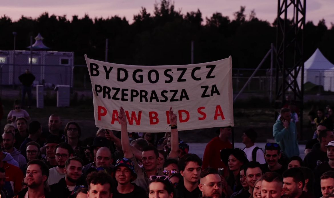 „Tylko jedno w głowie mam – koksu pięć gram” – Pawbeats łączy siły z Cypisem