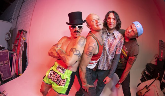 Red Hot Chili Peppers z singlem dedykowanym Eddiemu Van Halenowi