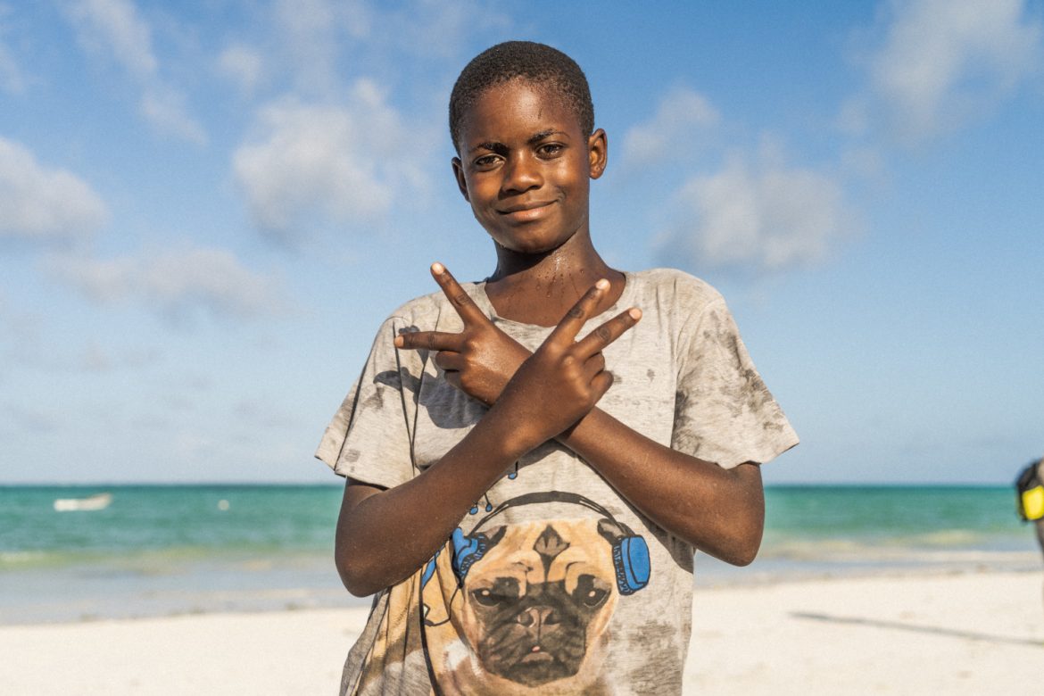 QMPLE na Zanzibarze! Kolejny singiel projektu raperów z QueQuality