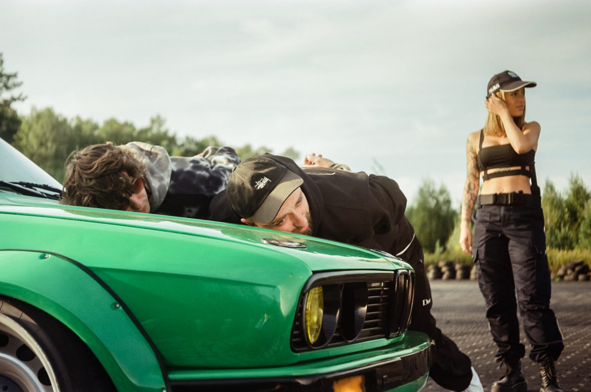 Miętha wjeżdża driftem z kolejnym singlem